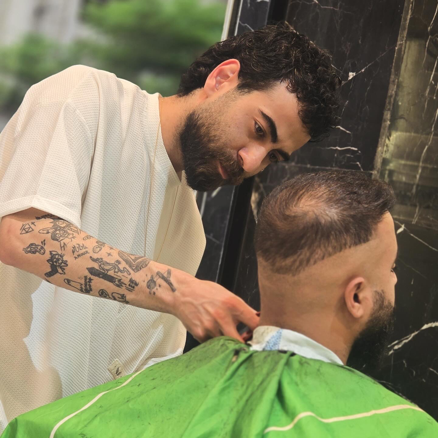 آرایشگر سپنتا مظفری متخصص در کوتاهی و پیرایش مو (مردانه) شهر کرج